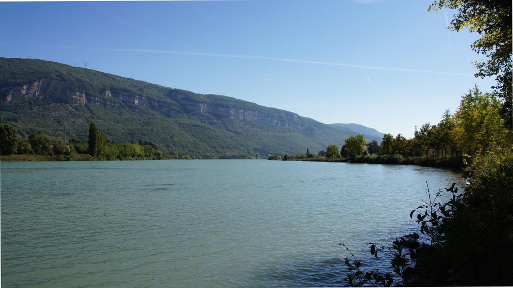 Отель La Source Porcieu-Amblagnieu Экстерьер фото